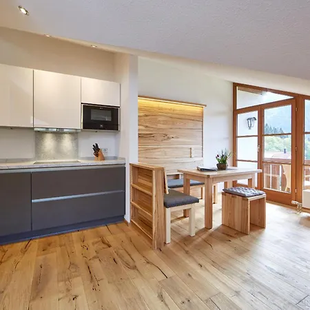 Christiane Knoepfle Apartment *